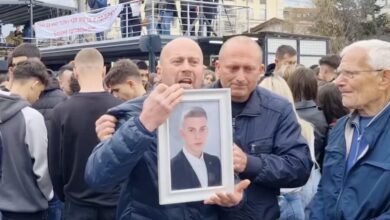Photo of (ВИДЕО) Премиерот не праша која ни е цената и ни се жалеше дека имало внатрешни и надворешни структури кои сакале да го срушат