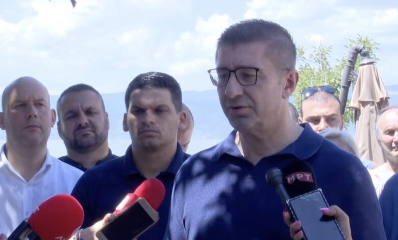Photo of (Видео) Бугарија врши притисок како Русија врз Украина. Мицкоски за барањето да се извини