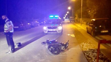 Photo of Тинејџер од Битола со мотор без таблички удрил во пензионер, двајцата се тешко повредени