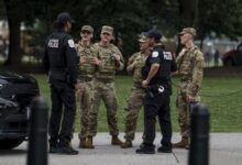 Photo of Војниците на Националната гарда на САД распоредени во Вашингтон почнаа да носат оружје
