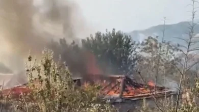 Photo of Драматична ситуацијата со пожарите во Албанија, пеплосани села, две жртви и повеќе повредени