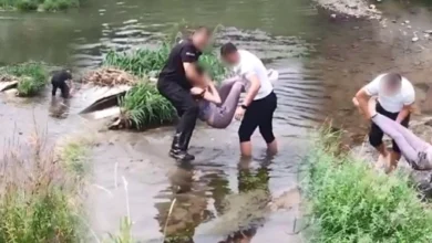 Photo of ВИДЕО: Полицијата ја спаси жената што се фрли во водите на реката Вардар
