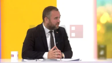 Photo of Тошковски: Телефонски измами со наводни сообраќајни незгоди сѐ почесто таргетираат постари граѓани, жртвите да го исклучат телефонот и да пријавуваат во МВР