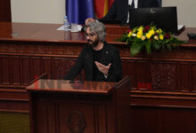 Photo of Наместо ДПМНЕ да ја укине историската комисија им дале 2.000 евра хонорар – и од овие очекувате да ни го чуваат “идентитетот” ?