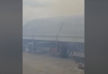 Photo of (Видео) Полицајци спречија ширење на пожар на СЦ Борис Трајковски, евакуирана публиката, девет полициски службеници завршија на токсикологија