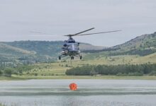 Photo of Скопјанец ја загрозил безбедноста на полицискиот хеликоптер додека полнел вода за пожарите