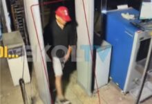 Photo of Обид за палење на Света Софија – Уапсен е сторителот кој запали хартии по молитвата