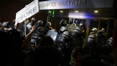 Photo of Српската полиција упадна во Ректоратот на Универзитетот во Нови Сад, Вучиќ: Европскиот олош кој дојде да ја урива државава ќе биде процесуиран