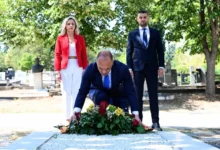 Photo of Филипче положи цвеќе на вечните почивалишта на претседателите Глигоров и Трајковски и премиерот Кљусев