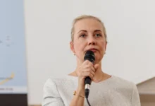 Photo of Вдовицата на Навални тврди дека лабораториски анализи покажале дека нејзиниот сопруг е отруен