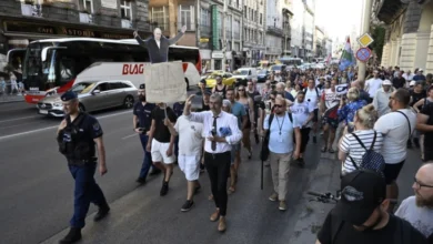Photo of Десетици илјади демонстранти во Будимпешта поради јавни прашалници на владата на Орбан