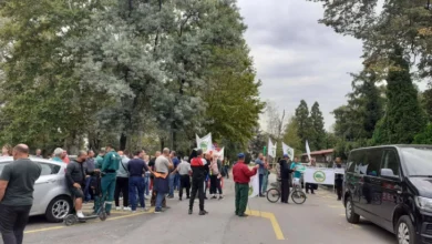 Photo of Вработените од „Паркови и зеленило“, „Флораком“ и „Луна“ на протест, бараат исплата на плата за август, регрес и јубилејни и новогодишни награди