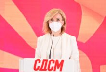 Photo of (ВИДЕО) Кузеска: Додека 500 илјади жители на Скопје се во опасност и здравствен ризик поради отровен чад од пожарите во Трубарево, Дрисла и Вардариште, власта се крие приказни за хибриден напад