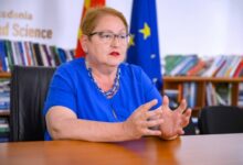 Photo of Јаневска: Учебниците што им недостигаат училиштата ќе може да ги најдат во ПДФ-формати на веб-страницата на Педагошката служба