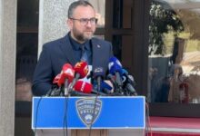 Photo of Toшковски го демантира Мицкоски: Не се странски центри туку “старо купуем”, среде Вардариште живеат 200 луѓе, дел од нив постојано потпалуваат