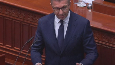 Photo of Не можете да ми кажете како да ја нарекувам својата земја – му рече Мицкоски на  пратеникот Реџепи кој го опомена за неупотреба на уставното име на земјата