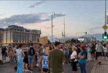 Photo of „БОЈКОТ НА НАСТАВА, НА РАБОТНО МЕСТО, НА ИЗБОРИ“: Жителите на Аеродром со манифест бараат чист воздух