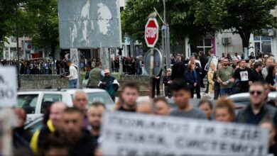 Photo of (ВИДЕО) Институциите имаат рок до 3 октомври: Повеќе нема да има мирни маршеви, туку протести и блокади, велат родителите од Кочани