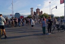Photo of (ГАЛЕРИЈА) Стоп за труењето: Граѓаните утрово го блокираа мостот „Близнаци” поради загадувањето и пожарите на Вардариште, Дрисла…