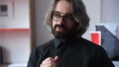 Photo of Апасиев за Рашковски: Купи си саат ко Мицкоски од 60.000 евра и помини си ко господин човек