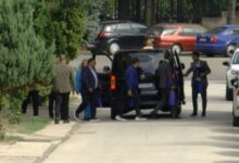 Photo of Со вино  брендирано со амблем на АНБ и многу тајни информации- пратениците од надзорот низ задна врата со комбе и без споделување детали за злоупотреби заминаа oд кругот на МВР