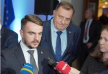 Photo of Хрват ги презема претседателските должности на Додик
