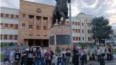 Photo of Движењето „Ниту една повеќе“ со протест пред Собрание