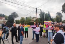 Photo of (ВИДЕО) Протест во Ченто против самоволието на човек од кој се жалат сите комшии