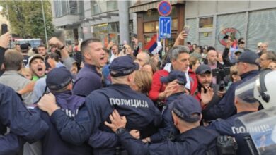 Photo of Неколку инциденти на протестите и контрапротестите во Србија