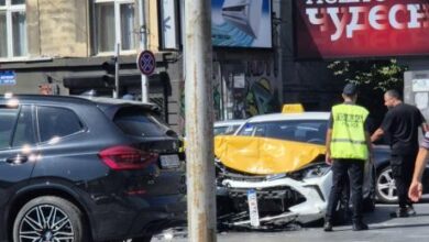 Photo of ФОТО: Со такси се заби во луксузно БМВ во центарот на Скопје