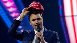 Photo of Конзервативниот активист на Трамп беше убиен додека зборуваше за „од Бога даденото право“ за поседување оружје….