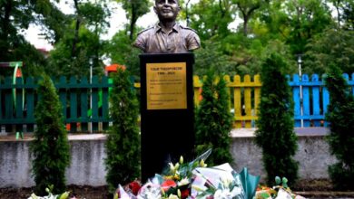 Photo of Oткриена е спомен-биста на полицаецот Тоше Тодоровски кој загина во пожарот во дискотеката „Пулс“