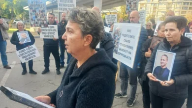Photo of (ВИДЕО) “Вие имате мисија – дали оваа држава ќе постои или ќе ја снема!” – Родителите на починатите се сомневаат во обвинителниот акт