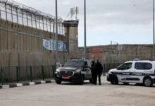 Photo of Започна ослободувањето палестински затвореници, автобуси тргнаа кон Западниот Брег и Газа