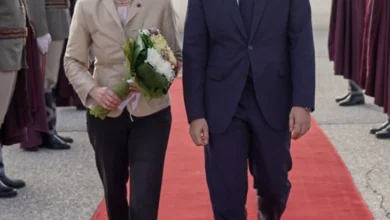 Photo of Муцунски ја пречека Фон дер Лајен на скопскиот аеродром