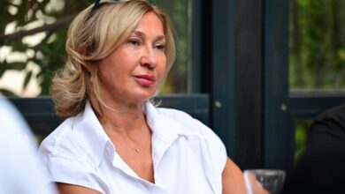 Photo of Мала е земјата и сите се познаваме и среќаваме насекаде. Мојсовска за фотографијата што ја злоупотреби Лукровски