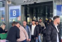 Photo of (Видео) Кандидат за градоначалник од Влен пречекува гласачи донесени од дијаспората