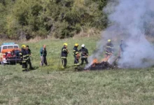 Photo of Директорот на ЦУК и неговиот заменик на симулациска вежба за гасење пожар на отворен простор
