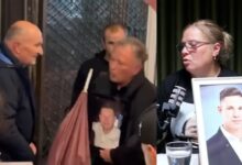 Photo of (Видео) „Додека ние маршувавме со сликите на нашите деца, тие седнаа заедно на кафе“, се бара притвор за обвинет во случајот „Пулс