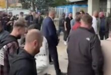 Photo of (Видео) Пред ДИК протест за поддршка на првиот градоначалник Албанец на Чашка