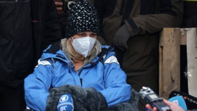 Photo of Дијана Хрка 14. ден штрајкува со глад – повторно прими инфузија, а лицата што ја чуваат се загрижени за нејзиното здравје