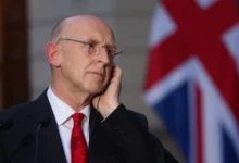 Photo of Масовниот напад со нож во воз во Велика Британија е изолиран инцидент, тврди британскиот министер за одбрана Хили