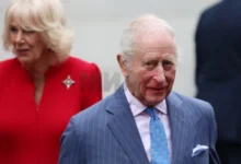 Photo of Кралот Чарлс шокиран и згрозен од нападот со нож во воз во Англија