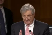 Photo of Сенаторот Кенеди предлага закон: Не треба да примаме плата, за да ја почувствуваме истата болка како и луѓето на кои не им плаќаме!“!