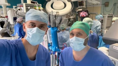 Photo of Кардиохирурзите Колев и Џелили на обука во Клиниката за кардиохирургија во Бордо, Франција