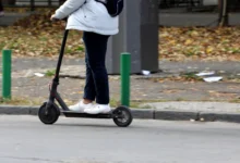Photo of Две малолетнички тешко повредени, паднале од електричен тротинет
