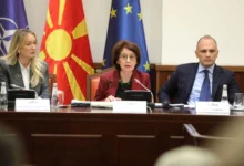 Photo of Сиљановска-Давкова: ЕУ немаше јасна стратегија за Балканот, доцнеше зад САД, а и денес преферира двојни стандарди