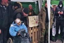 Photo of Дијана Хрка вели дека не се откажува од штрајкот со глад пред српското Народно собрание