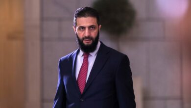 Photo of Сирискиот претседател пристигна во Белата куќа – Трамп го нарече привлечен, млад борец