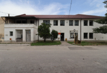 Photo of Драма во битолското село Бистрица: Директорката на ОУ „Крсте Петков Мисирков“ обвини член на училиштен одбор за вербален напад, интервенирала полиција и Итна помош